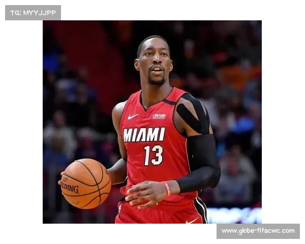 新时代全能中锋崛起能护筐能投三分还能当组织核心